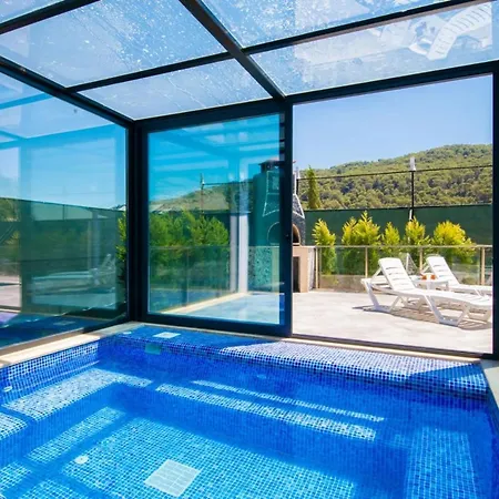 Dreamy With Private Pool And Jacuzzi In Kas Sarıbelen